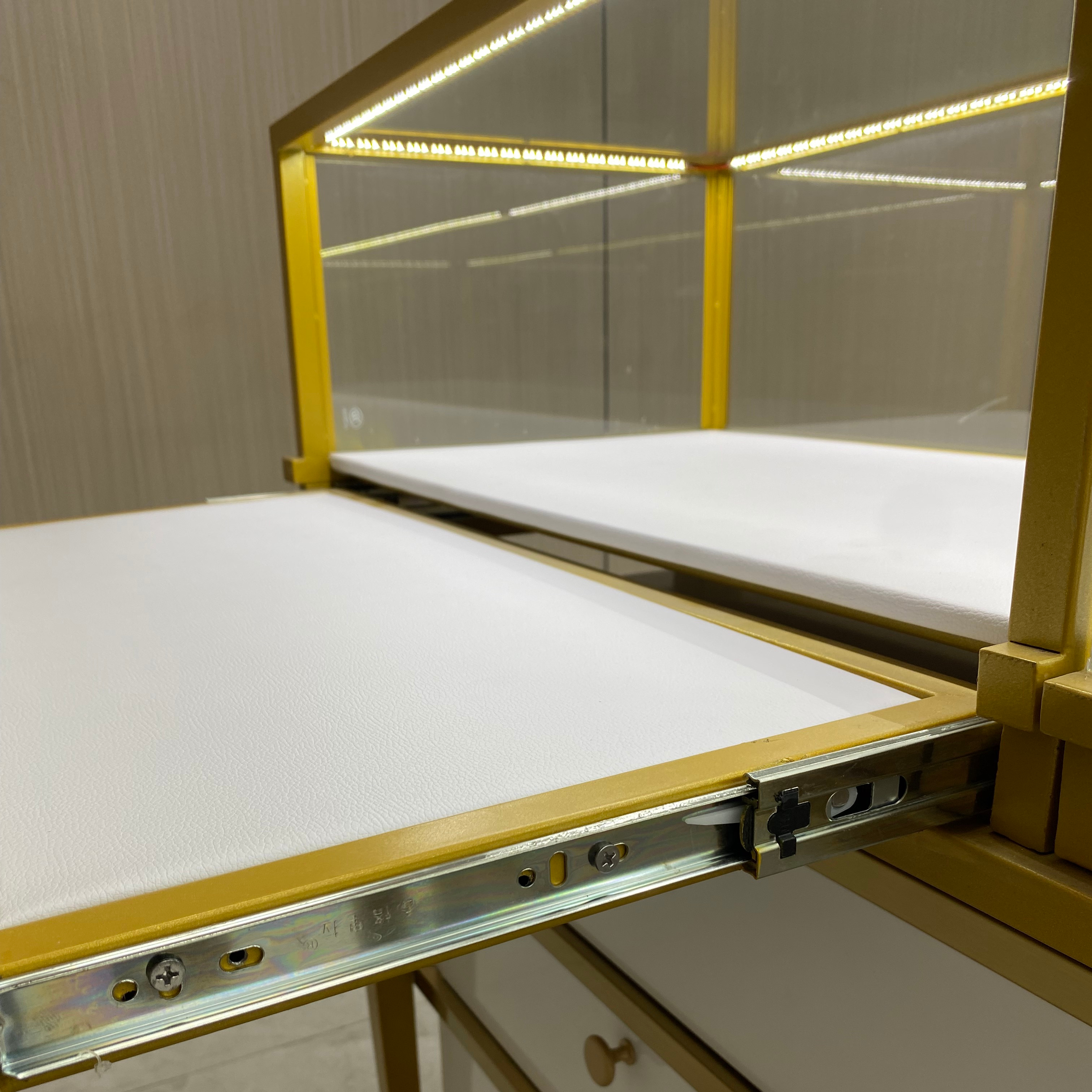 Custom.LED Lighting Jewelry Di - Interior Design Ideas recensione e prezzo